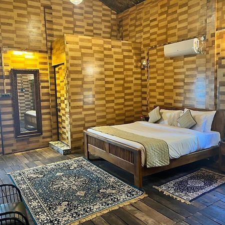 Sterling Padam Pench Otel Khawāsa Dış mekan fotoğraf