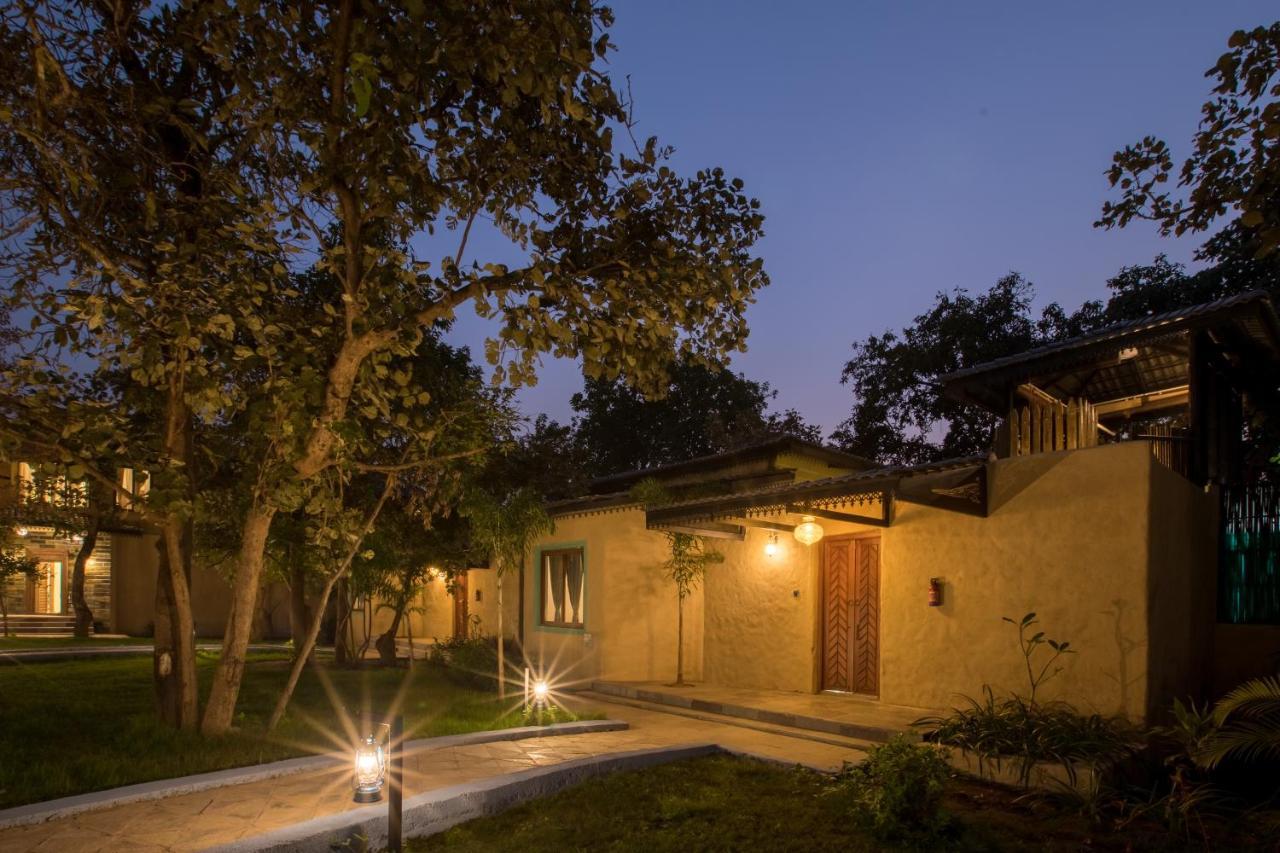 Sterling Padam Pench Otel Khawāsa Dış mekan fotoğraf