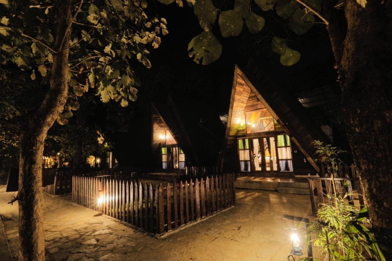 Sterling Padam Pench Otel Khawāsa Dış mekan fotoğraf