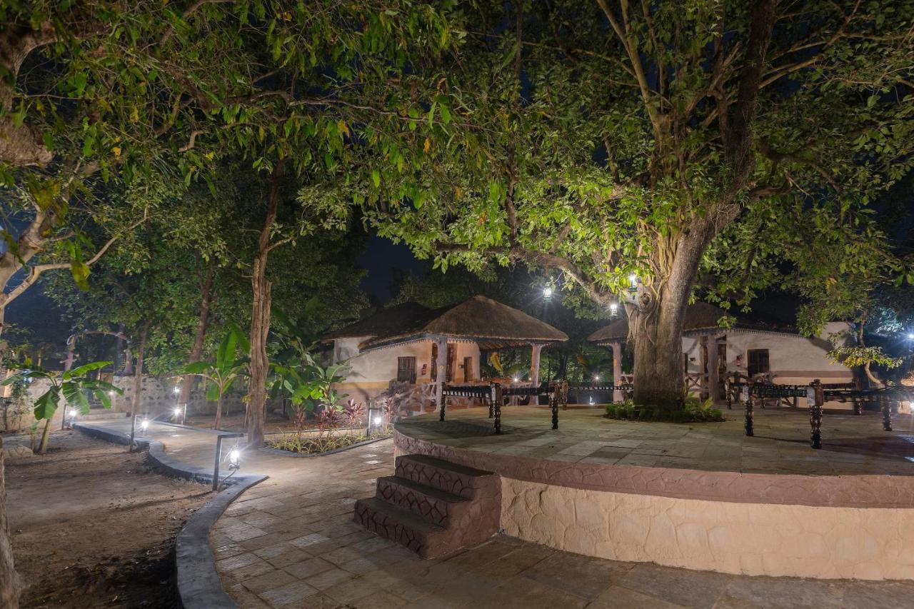 Sterling Padam Pench Otel Khawāsa Dış mekan fotoğraf