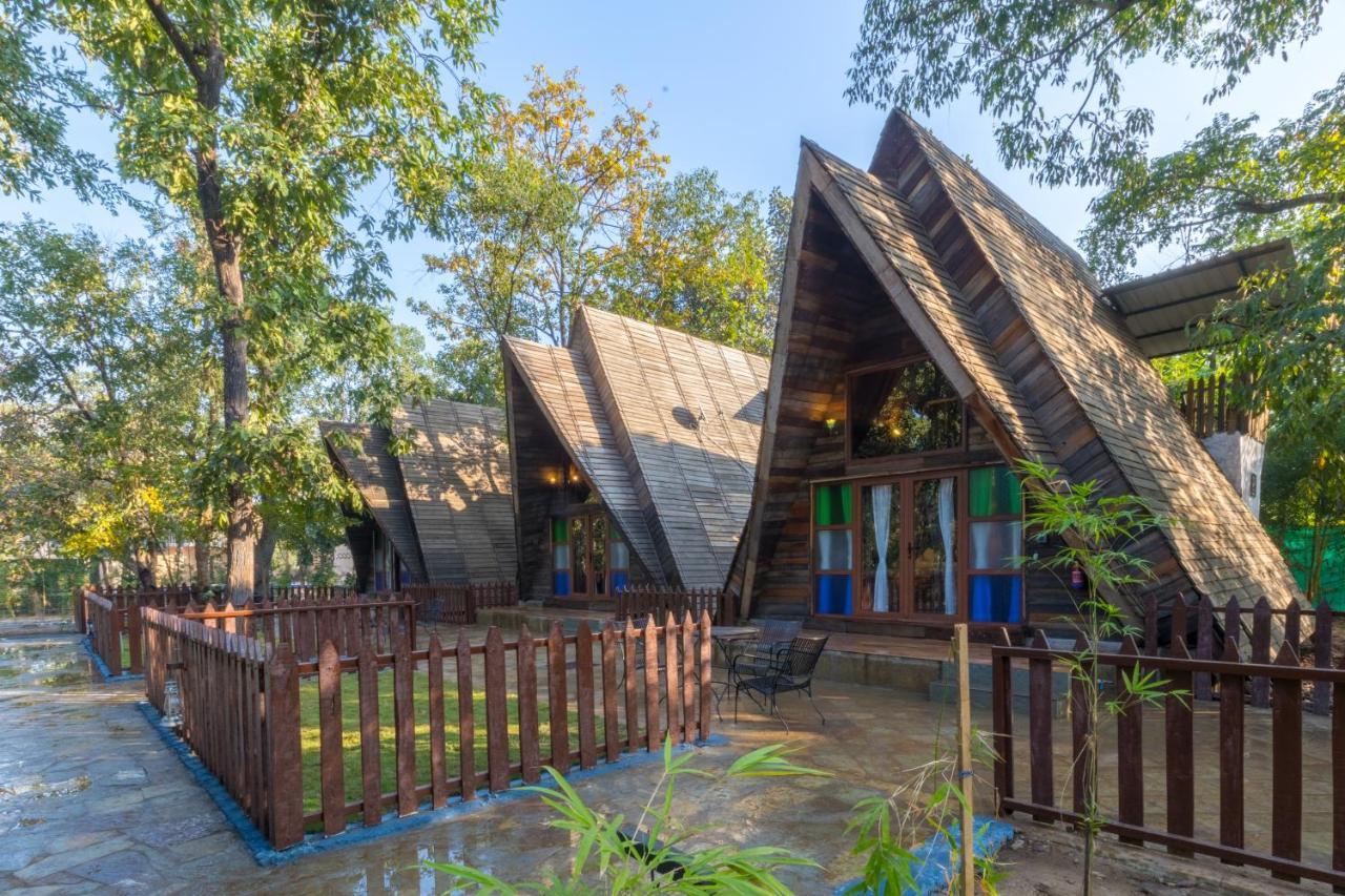 Sterling Padam Pench Otel Khawāsa Dış mekan fotoğraf
