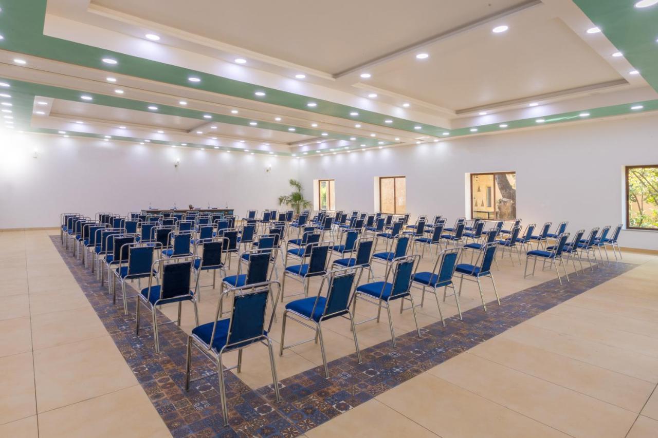Sterling Padam Pench Otel Khawāsa Dış mekan fotoğraf