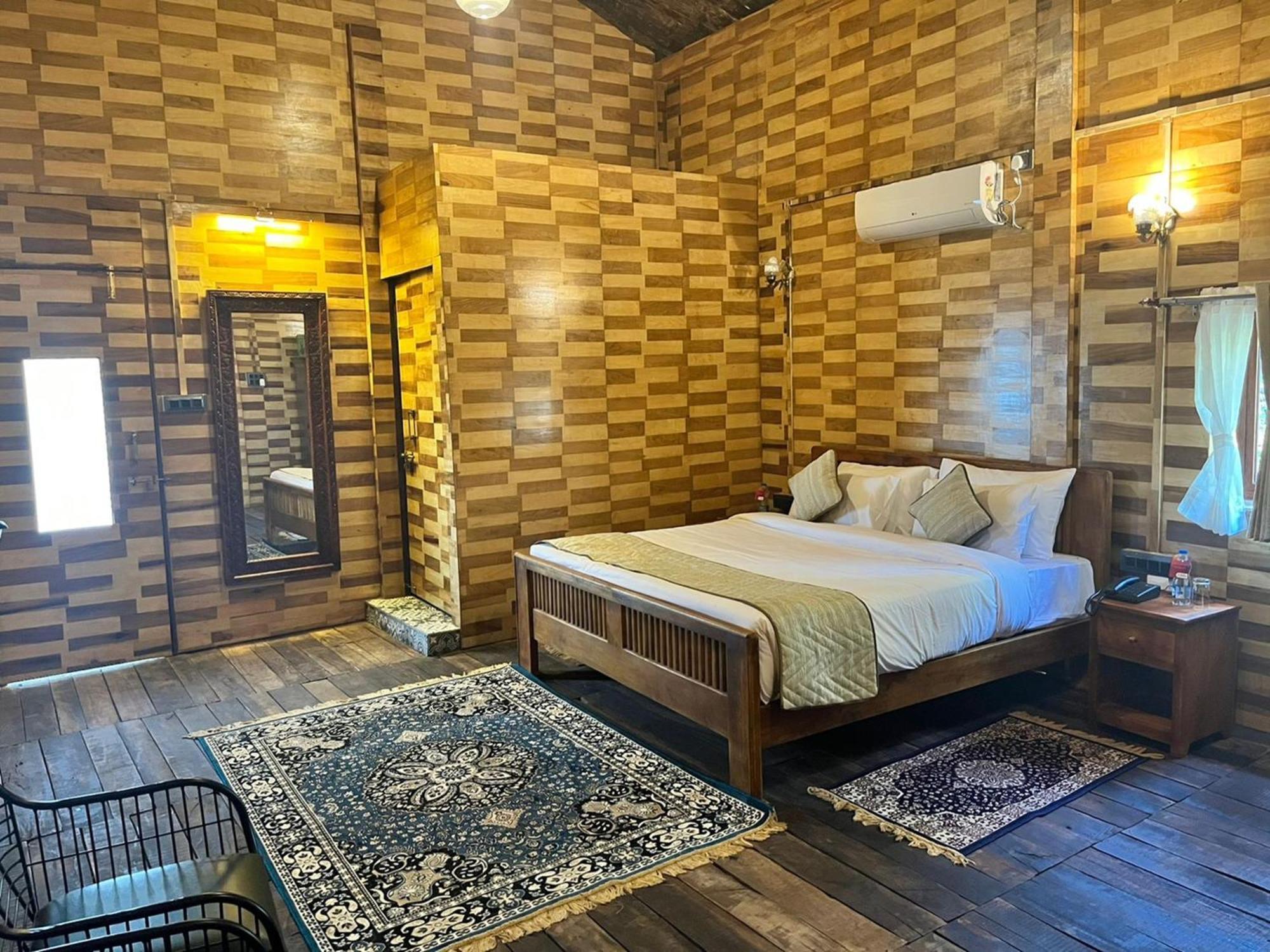 Sterling Padam Pench Otel Khawāsa Dış mekan fotoğraf